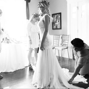 Wedding Dress By Designer Lauren Elaine Aislin